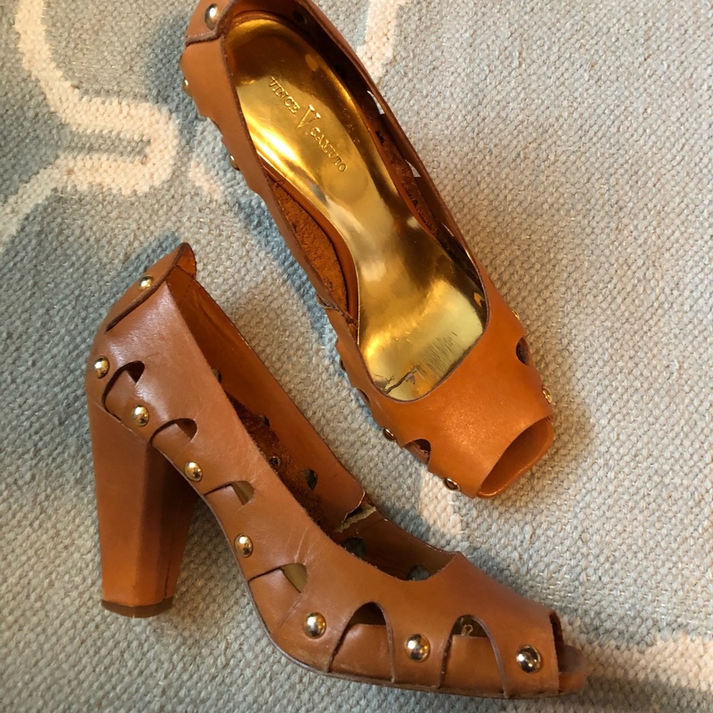 Vince Camuto heels. Size 7. Heel approx 3.5 in